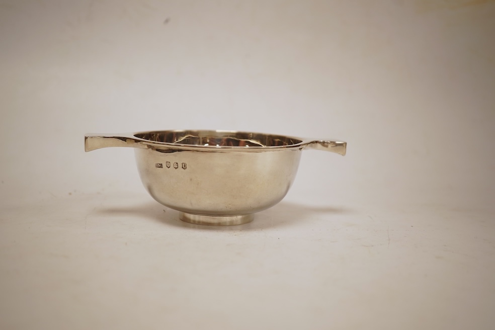 A George V Scottish silver quaich, by Brook & Son, Edinburgh, 1925, 15cm over handles, 4.2oz.